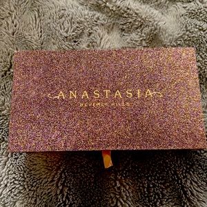 Anastasia Beverly Hills soft glam & renaissance palette set!